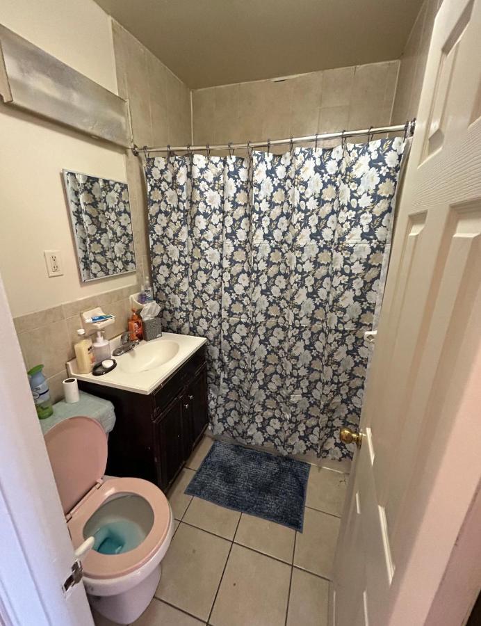 Lovely 2Bd 1Br Apt Нью-Йорк Экстерьер фото